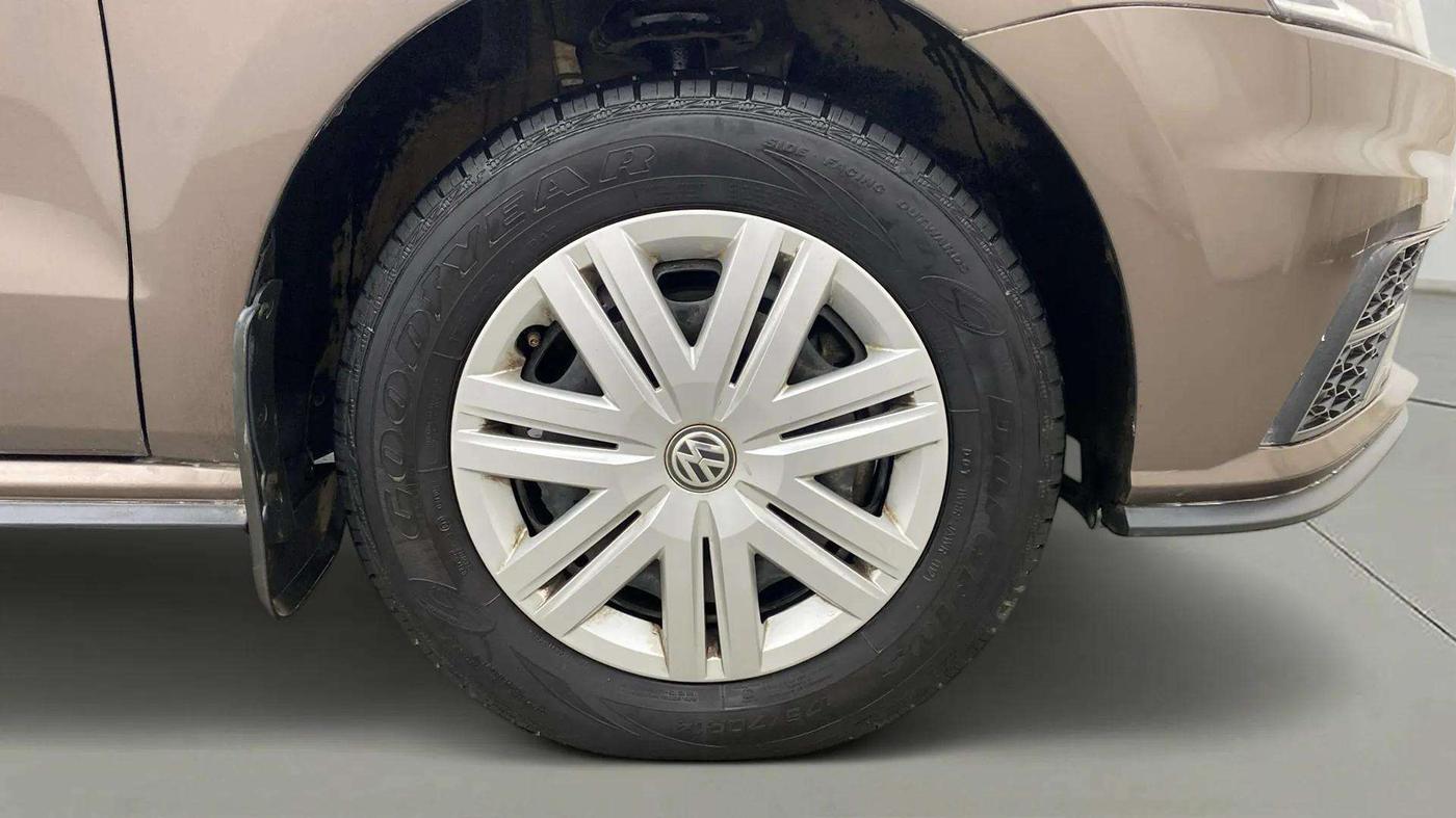 2021 Volkswagen Polo TRENDLINE 1.0L, Petrol, Manual, 25,672 km, Right Front Wheel