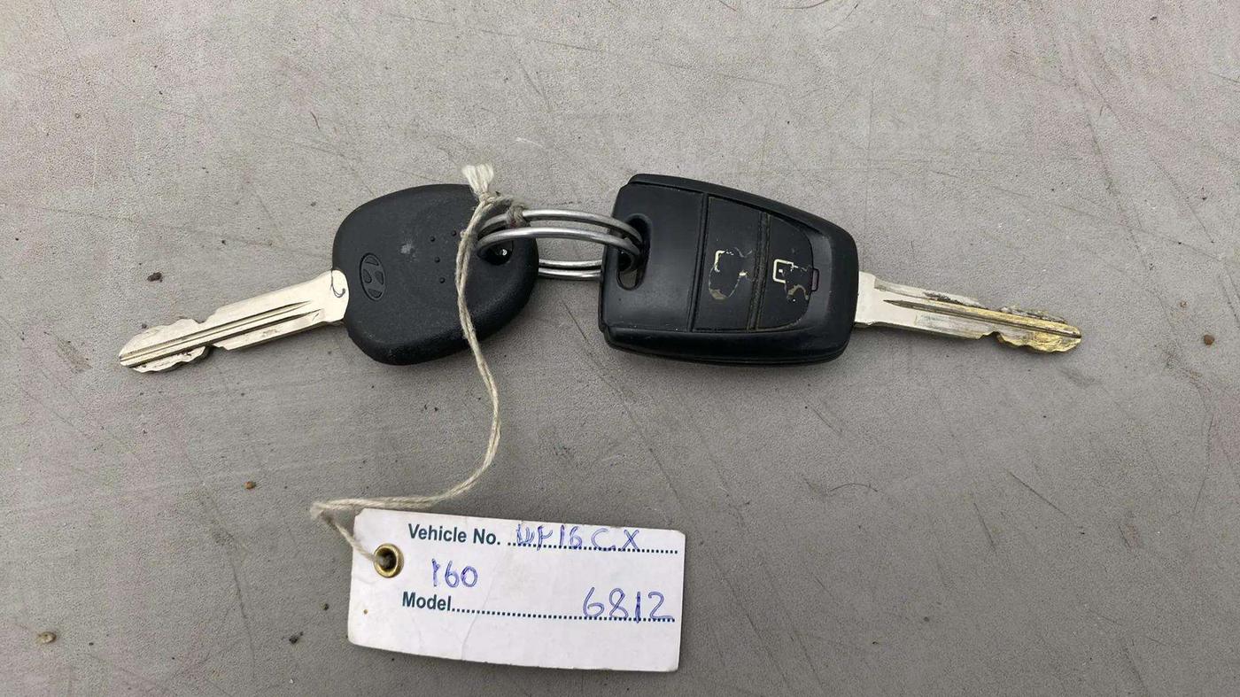 2021 Hyundai NEW SANTRO SPORTZ AMT, Petrol, Automatic, 10,712 km, Key Close Up