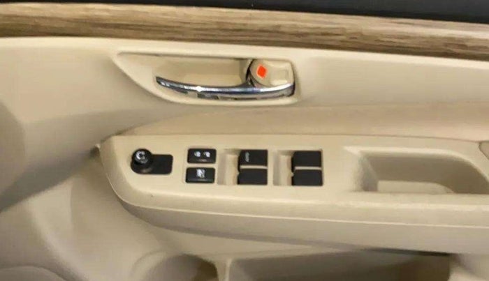 2023 Maruti Ciaz SIGMA 1.5 SHVS MT  PETROL, Petrol, Manual, 38,372 km, Driver Side Door Panels Control