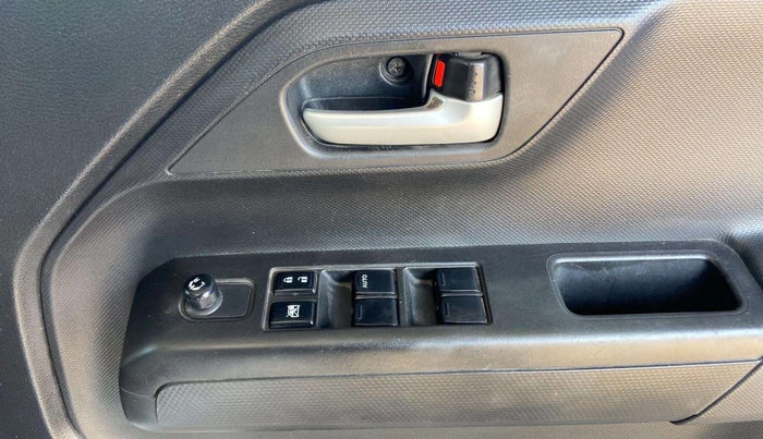 2019 Maruti New Wagon-R VXI 1.0, Petrol, Manual, 26,559 km, Driver Side Door Panels Control