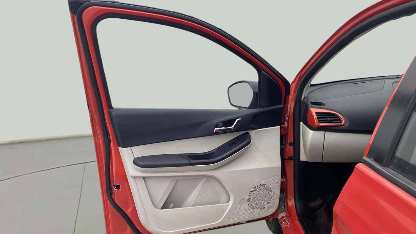 2023 Tata Tiago XZ PLUS PETROL, Petrol, Manual, 10,114 km, LHS Front Door
