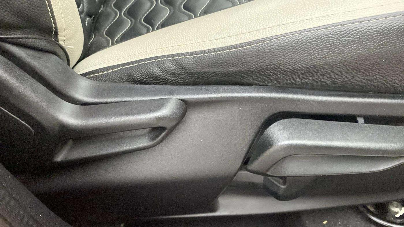 2023 Tata Tiago XZ PLUS PETROL, Petrol, Manual, 10,114 km, Driver Side Adjustment Panel