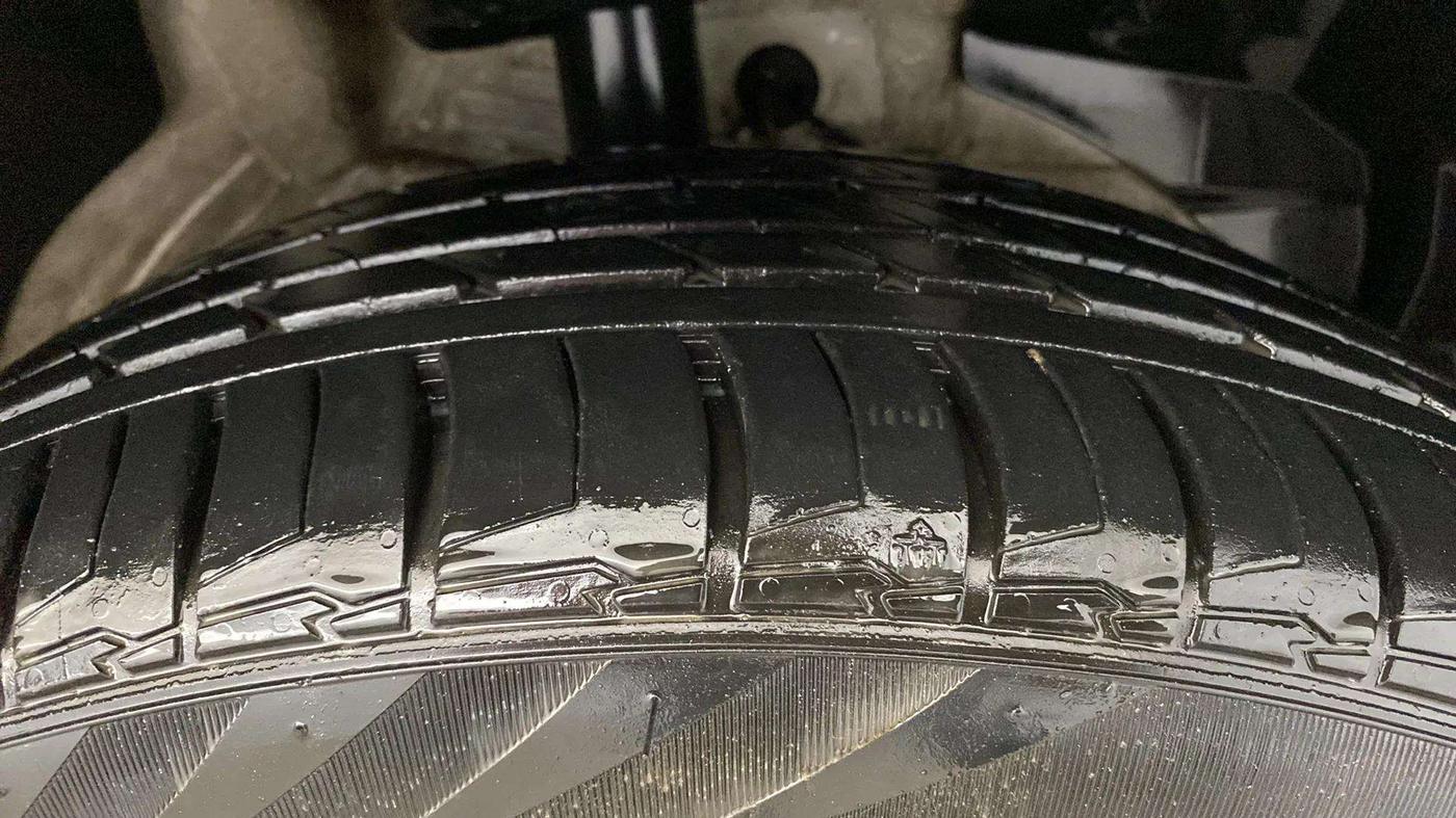 2021 MG HECTOR SHINE 1.5 PETROL TURBO CVT, Petrol, Automatic, 19,638 km, Right Front Tyre Tread