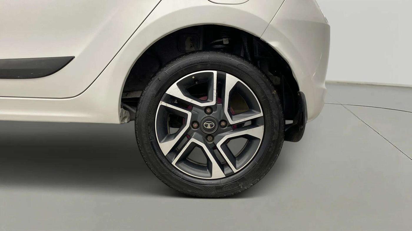 2019 Tata Tiago XZA PLUS PETROL, Petrol, Automatic, 31,700 km, Left Rear Wheel