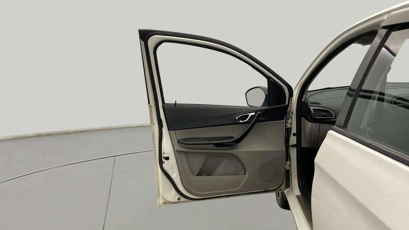 2019 Tata Tiago XZA PLUS PETROL, Petrol, Automatic, 31,700 km, LHS Front Door