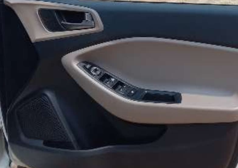 2017 Hyundai Elite i20 SPORTZ 1.2, Petrol, Manual, 46,725 km, Driver Side Door Panels Control