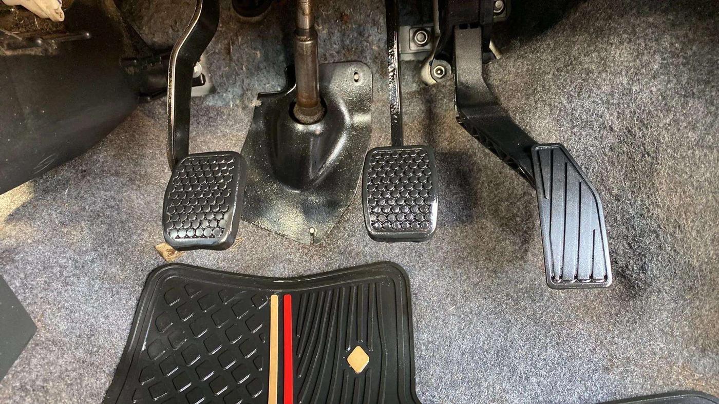 2019 Maruti Alto 800 LXI, Petrol, Manual, 27,921 km, Pedals