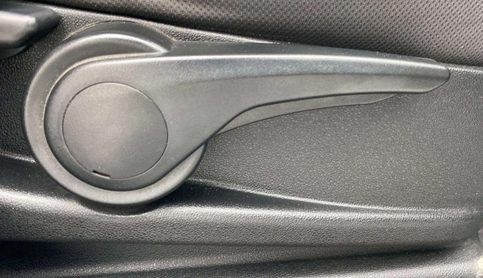 2017 Tata Tiago XZ PETROL, Petrol, Manual, 80,098 km, Driver Side Adjustment Panel