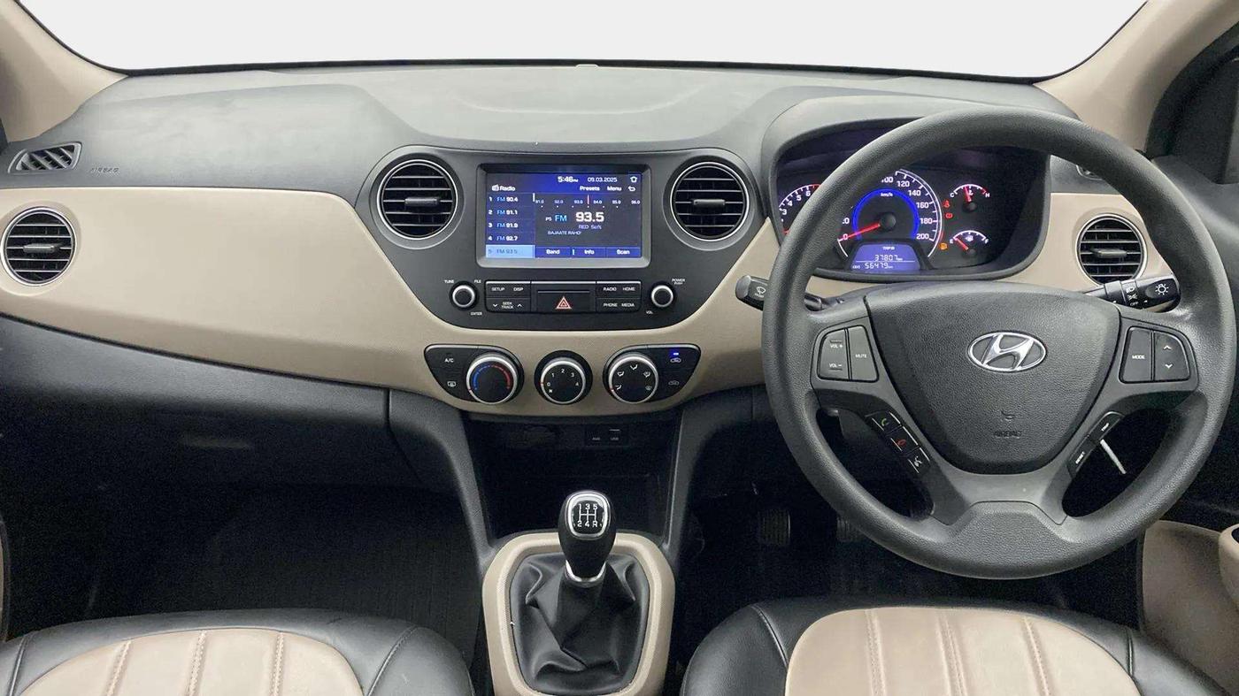 2017 Hyundai Grand i10 SPORTZ (O) 1.2 KAPPA VTVT, Petrol, Manual, 56,500 km, Dashboard