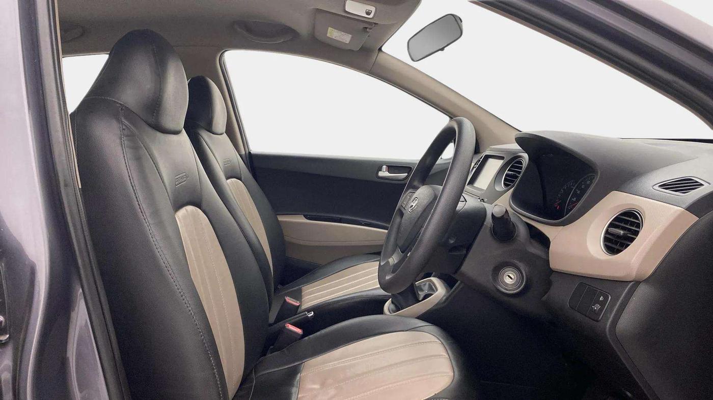 2017 Hyundai Grand i10 SPORTZ (O) 1.2 KAPPA VTVT, Petrol, Manual, 56,500 km, Right Side Front Door Cabin