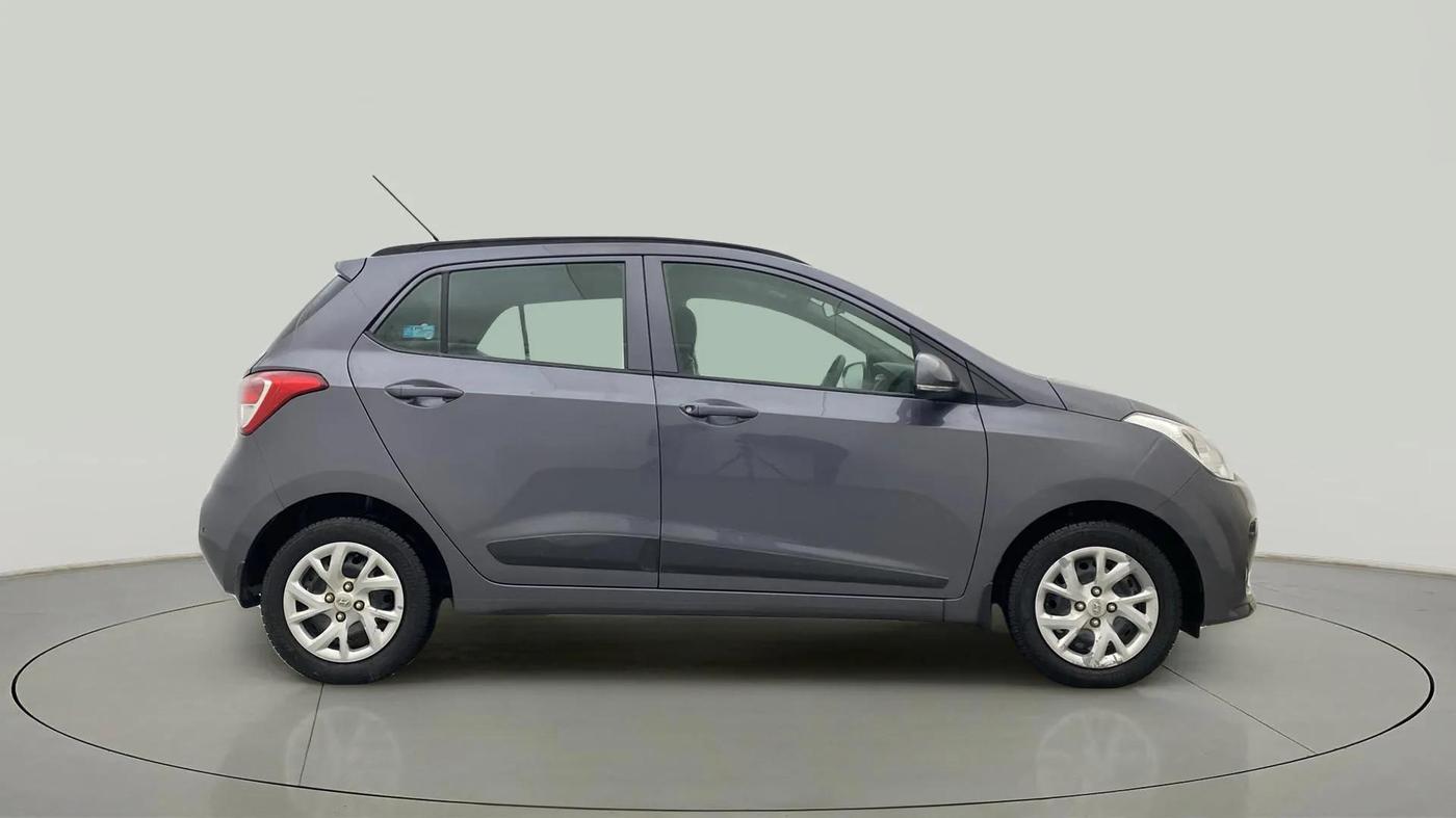 2017 Hyundai Grand i10 SPORTZ (O) 1.2 KAPPA VTVT, Petrol, Manual, 56,500 km, Right Side View
