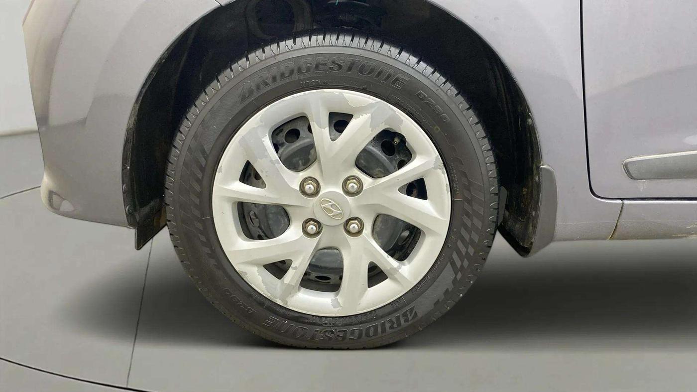 2017 Hyundai Grand i10 SPORTZ (O) 1.2 KAPPA VTVT, Petrol, Manual, 56,500 km, Left Front Wheel