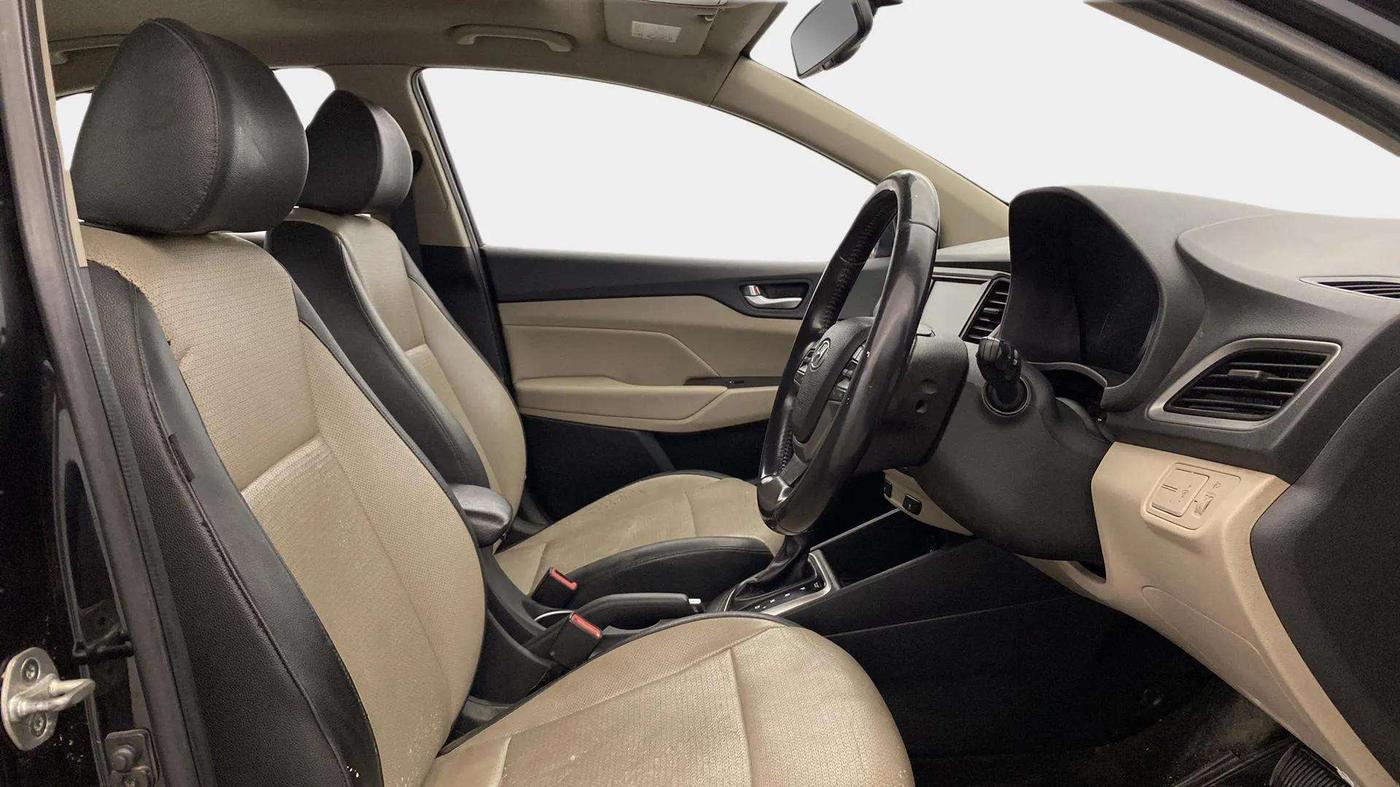 2017 Hyundai Verna 1.6 VTVT SX (O) AT, Petrol, Automatic, 79,146 km, Right Side Front Door Cabin