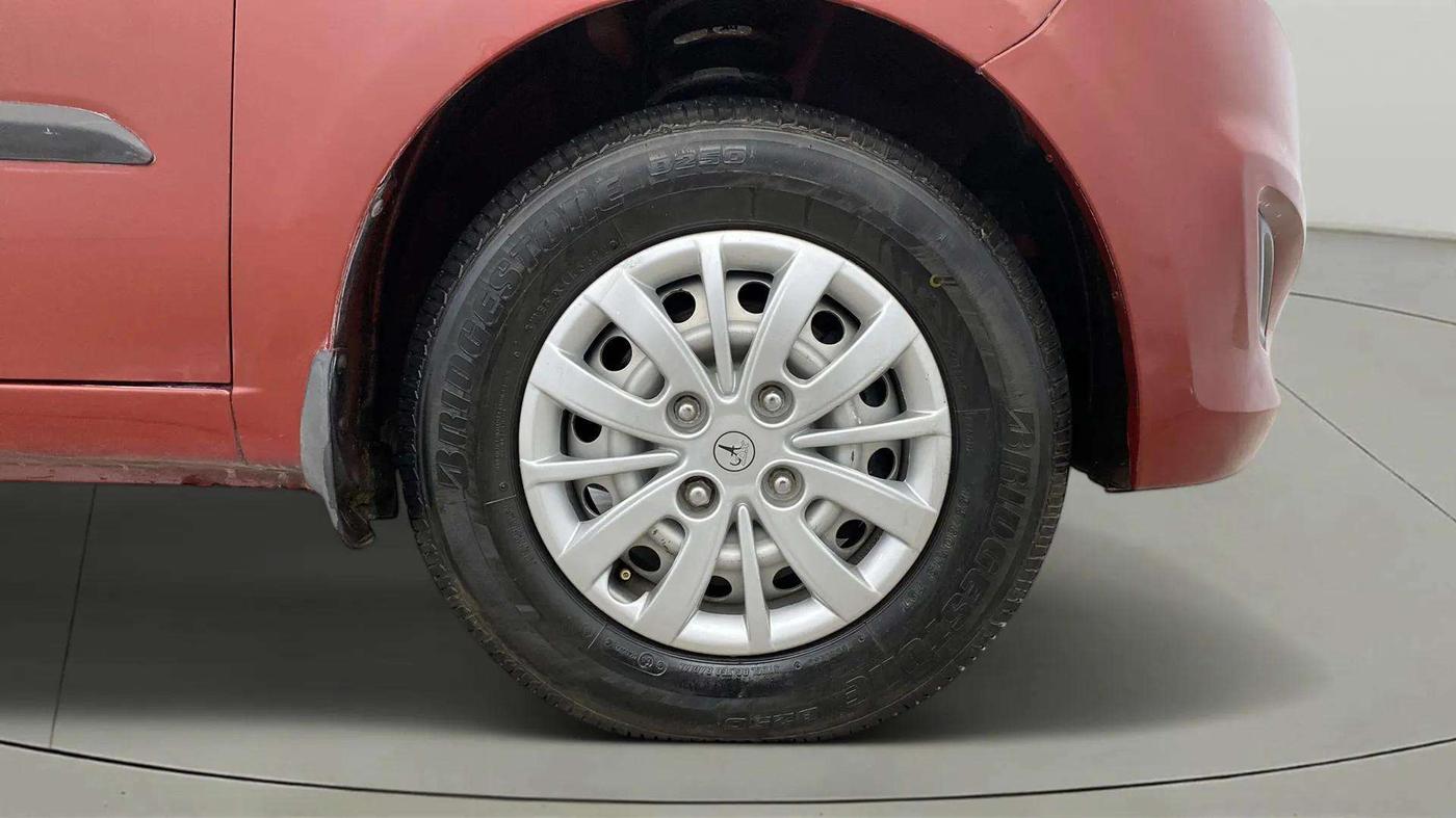 2013 Hyundai i10 ERA 1.1, Petrol, Manual, 34,110 km, Right Front Wheel