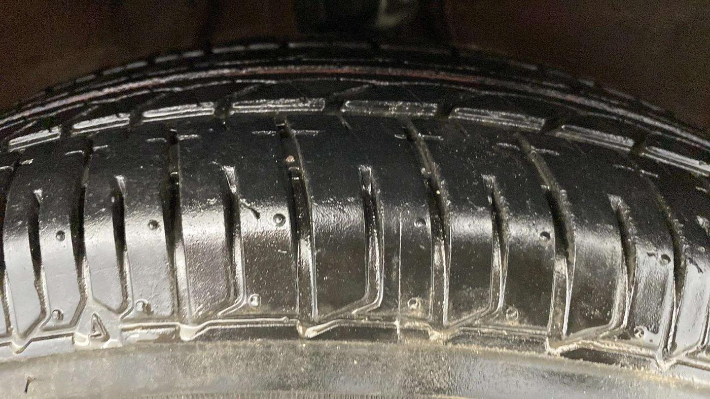 2013 Hyundai i10 ERA 1.1, Petrol, Manual, 34,110 km, Right Front Tyre Tread