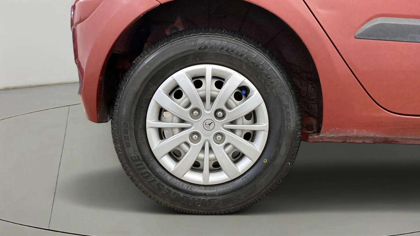 2013 Hyundai i10 ERA 1.1, Petrol, Manual, 34,110 km, Right Rear Wheel