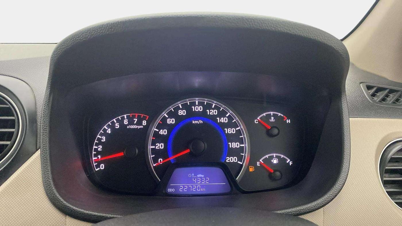 2015 Hyundai Grand i10 SPORTZ 1.2 KAPPA VTVT, Petrol, Manual, 22,893 km, Odometer Image
