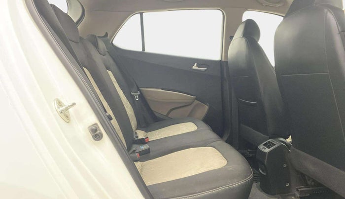 2015 Hyundai Grand i10 SPORTZ 1.2 KAPPA VTVT, Petrol, Manual, 22,893 km, Right Side Rear Door Cabin