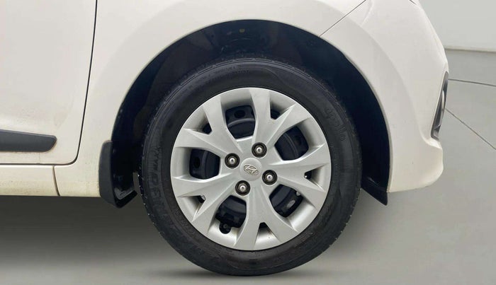 2015 Hyundai Grand i10 SPORTZ 1.2 KAPPA VTVT, Petrol, Manual, 22,893 km, Right Front Wheel