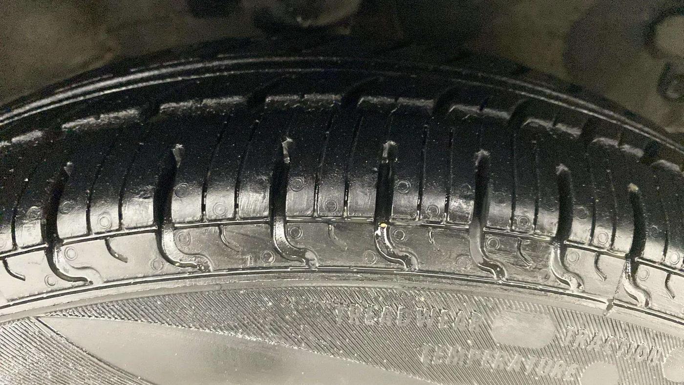 2013 Hyundai i10 ERA 1.1, Petrol, Manual, 50,899 km, Right Front Tyre Tread