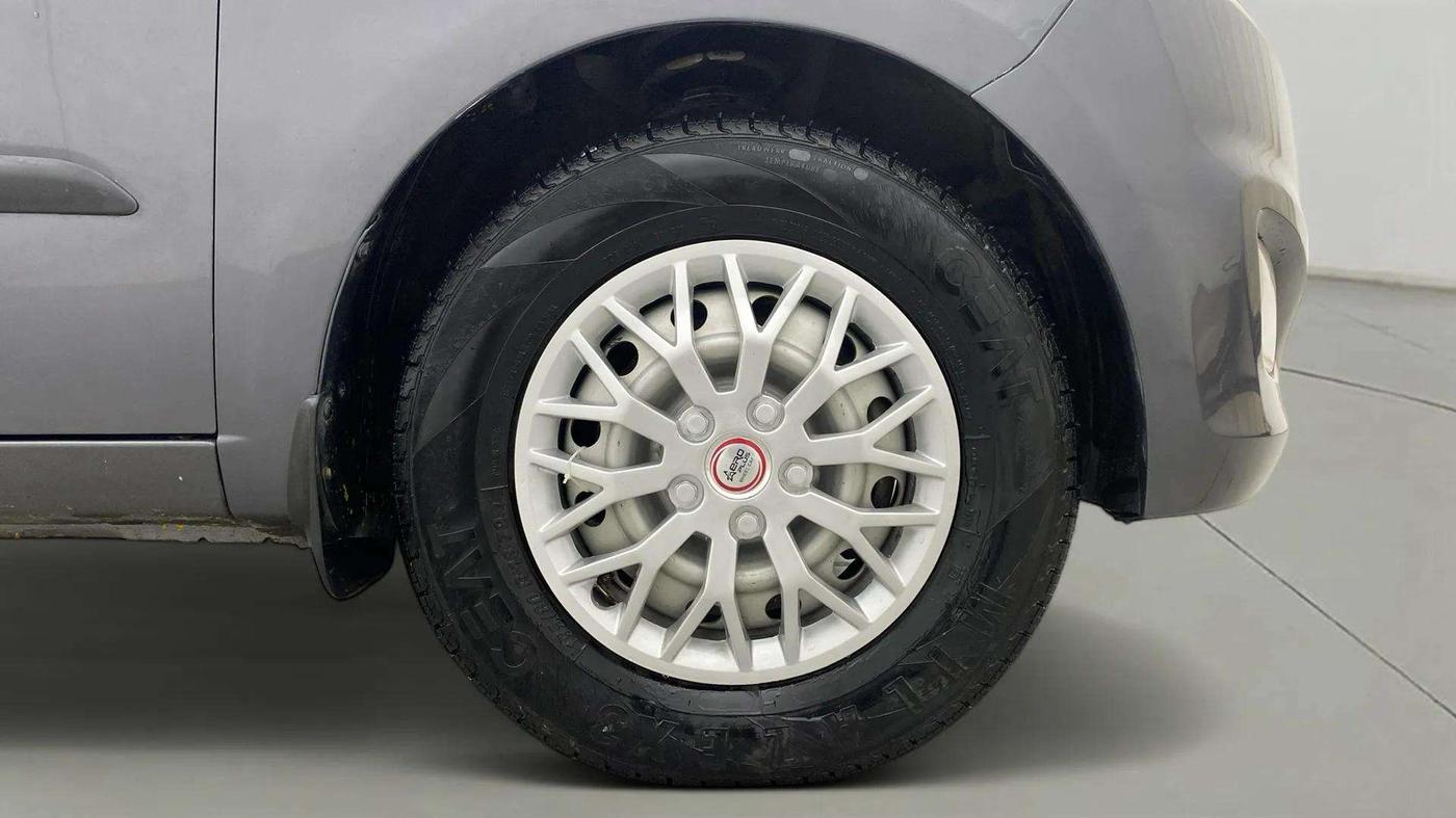 2013 Hyundai i10 ERA 1.1, Petrol, Manual, 50,899 km, Right Front Wheel