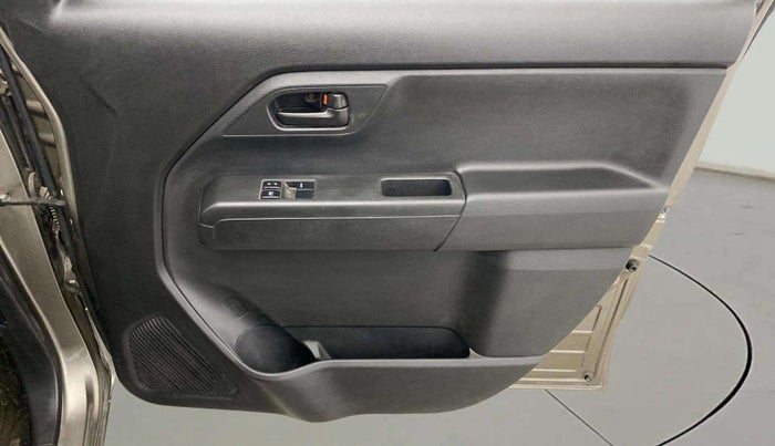 2019 Maruti New Wagon-R LXI CNG (O) 1.0, CNG, Manual, 89,609 km, Driver Side Door Panels Control