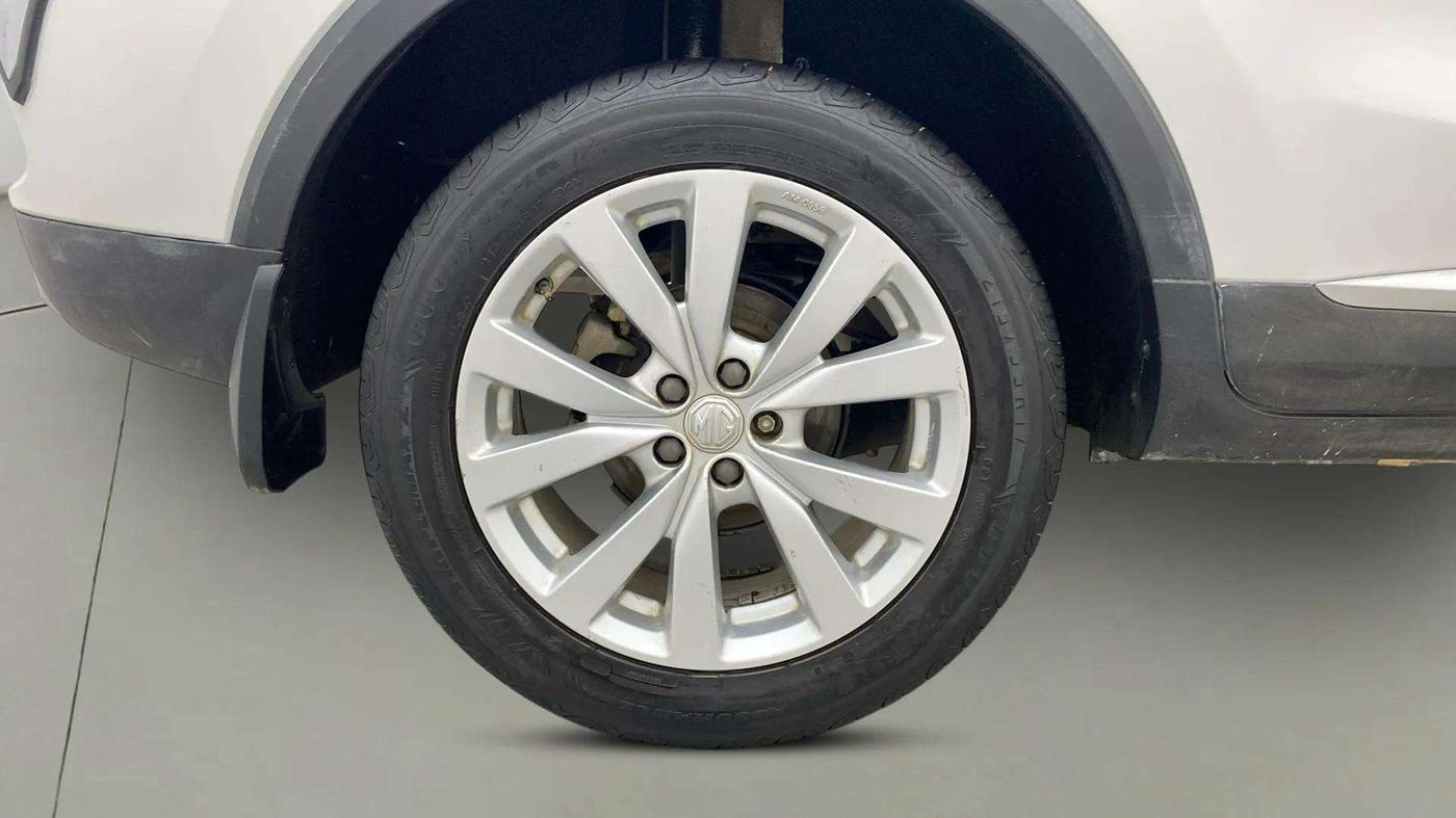 2022 MG ASTOR SMART 1.5 MT, Petrol, Manual, 55,929 km, Right Rear Wheel