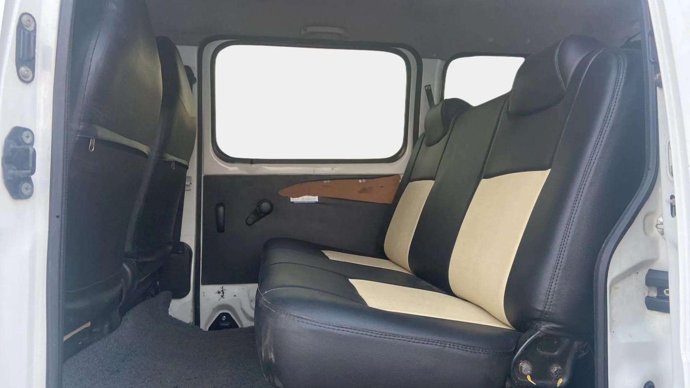 2020 Maruti Eeco 5 STR WITH A/C+HTR, Petrol, Manual, 64,013 km, Right Side Rear Door Cabin
