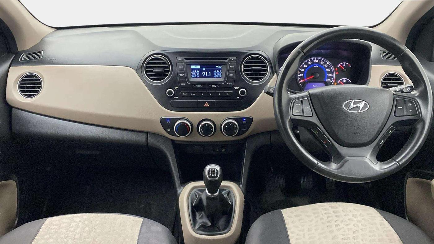 2015 Hyundai Grand i10 ASTA (O) 1.2 KAPPA VTVT, Petrol, Manual, 37,698 km, Dashboard