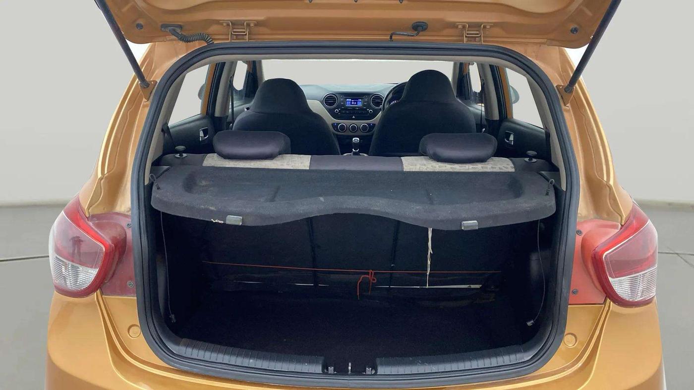 2015 Hyundai Grand i10 ASTA (O) 1.2 KAPPA VTVT, Petrol, Manual, 37,698 km, Boot Inside