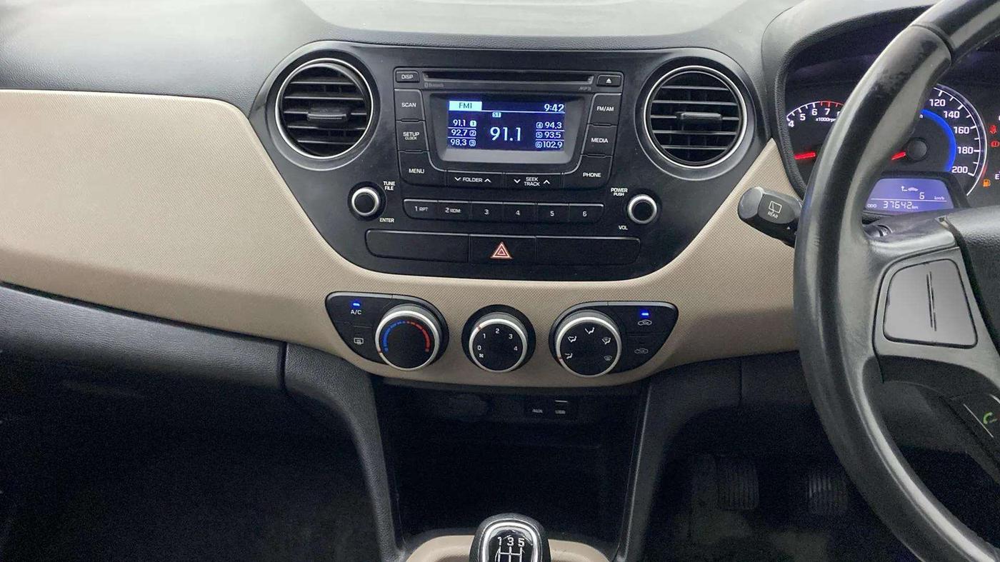 2015 Hyundai Grand i10 ASTA (O) 1.2 KAPPA VTVT, Petrol, Manual, 37,698 km, Air Conditioner