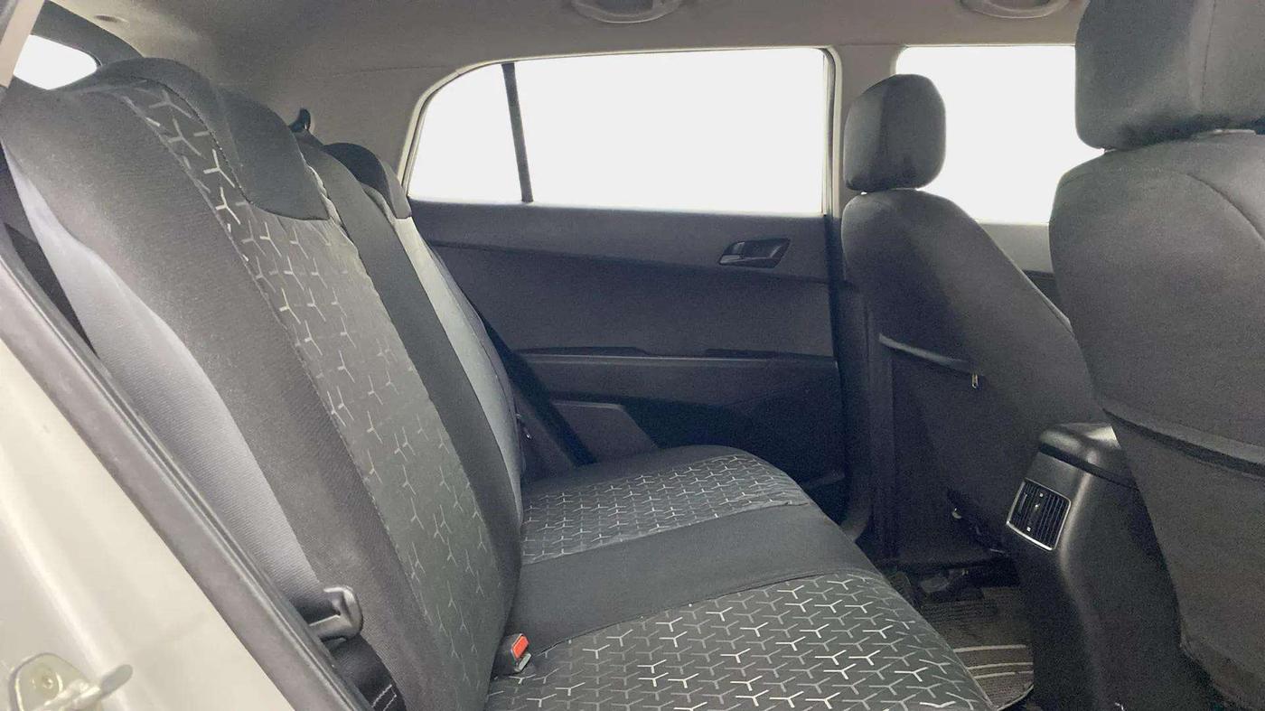 2017 Hyundai Creta E PLUS 1.6 PETROL, Petrol, Manual, 84,545 km, Right Side Rear Door Cabin