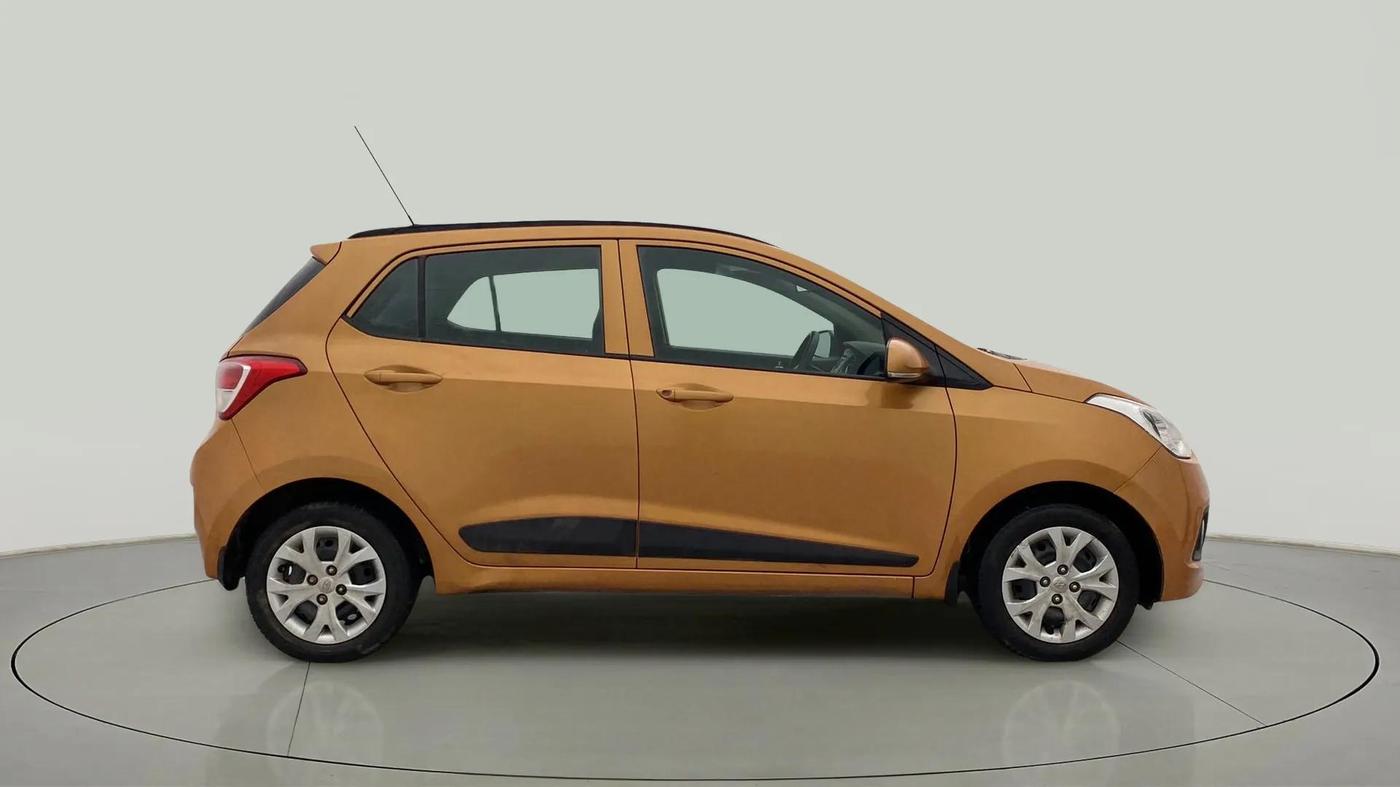 2016 Hyundai Grand i10 SPORTZ 1.2 KAPPA VTVT, Petrol, Manual, 52,599 km, Right Side View