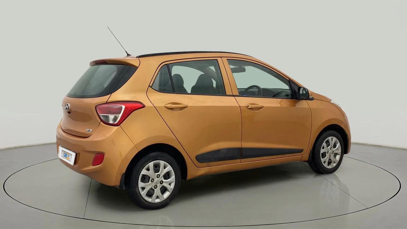 2016 Hyundai Grand i10 SPORTZ 1.2 KAPPA VTVT, Petrol, Manual, 52,599 km, Right Back Diagonal