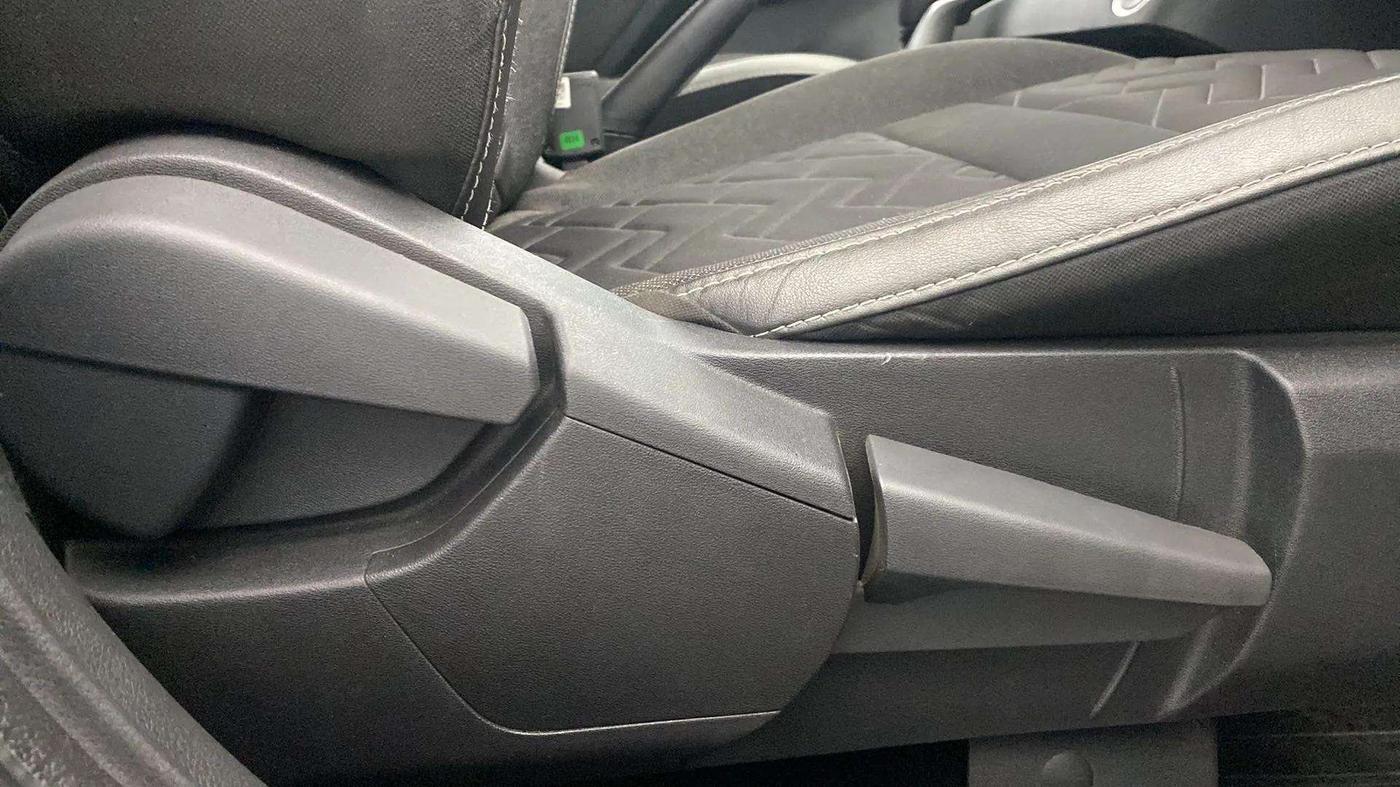 2021 Nissan MAGNITE XV PREMIUM TURBO (O) CVT, Petrol, Automatic, 36,222 km, Driver Side Adjustment Panel