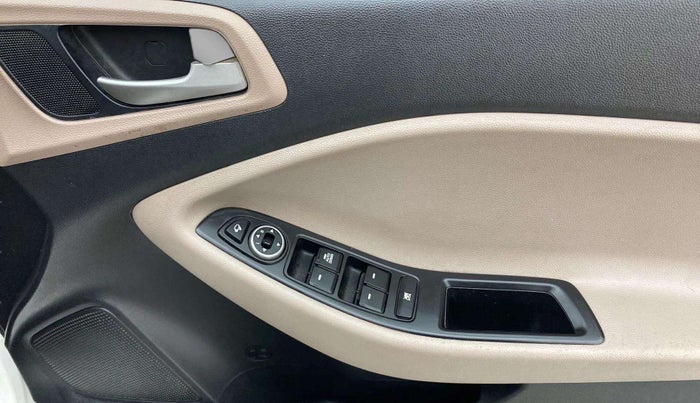 2020 Hyundai Elite i20 SPORTZ PLUS 1.2, Petrol, Manual, 90,654 km, Driver Side Door Panels Control