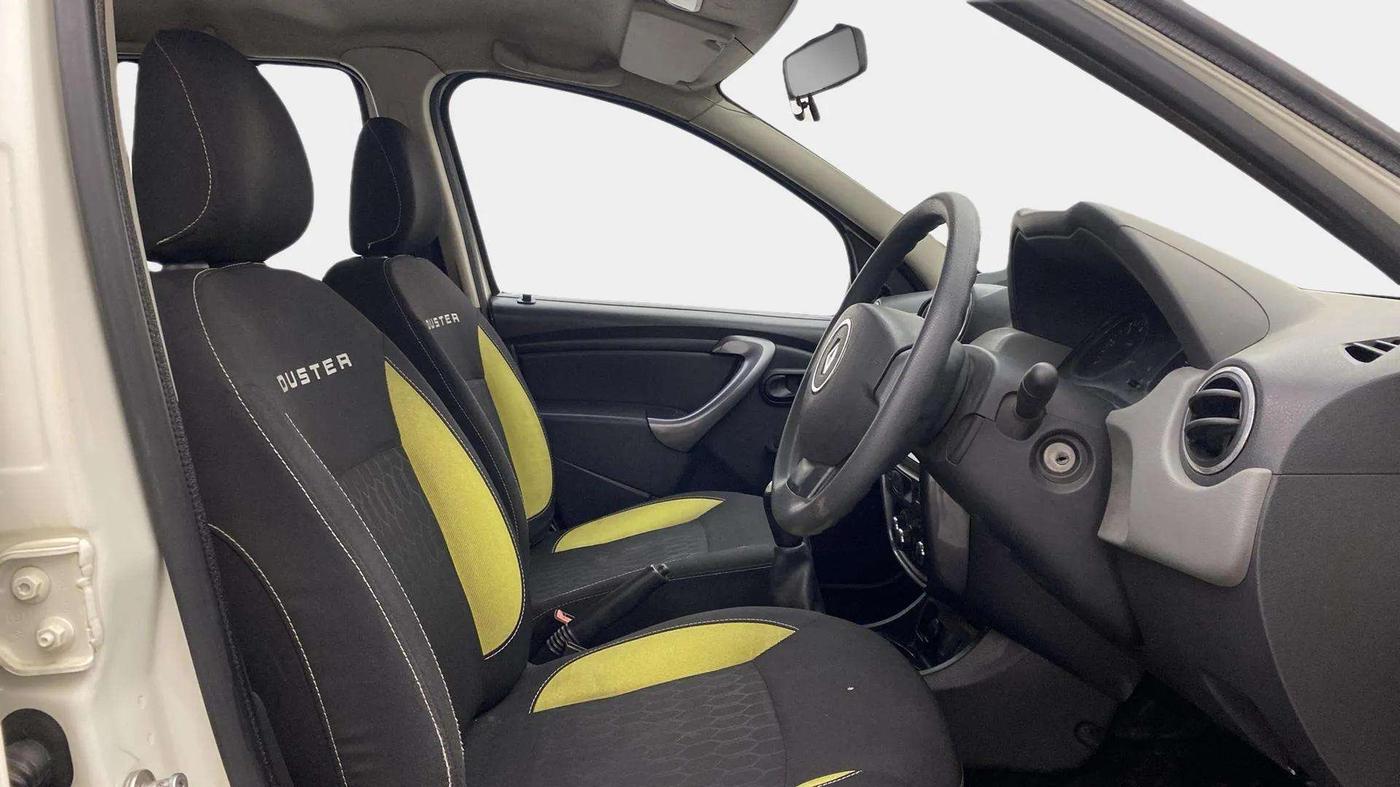 2014 Renault Duster 85 PS RXE DIESEL ADVENTURE, Diesel, Manual, 73,844 km, Right Side Front Door Cabin