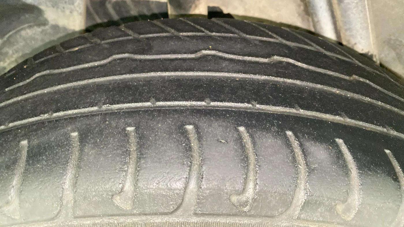 2014 Renault Duster 85 PS RXE DIESEL ADVENTURE, Diesel, Manual, 73,844 km, Right Rear Tyre Tread
