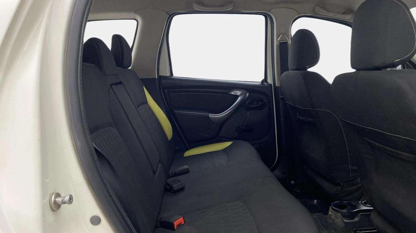 2014 Renault Duster 85 PS RXE DIESEL ADVENTURE, Diesel, Manual, 73,844 km, Right Side Rear Door Cabin