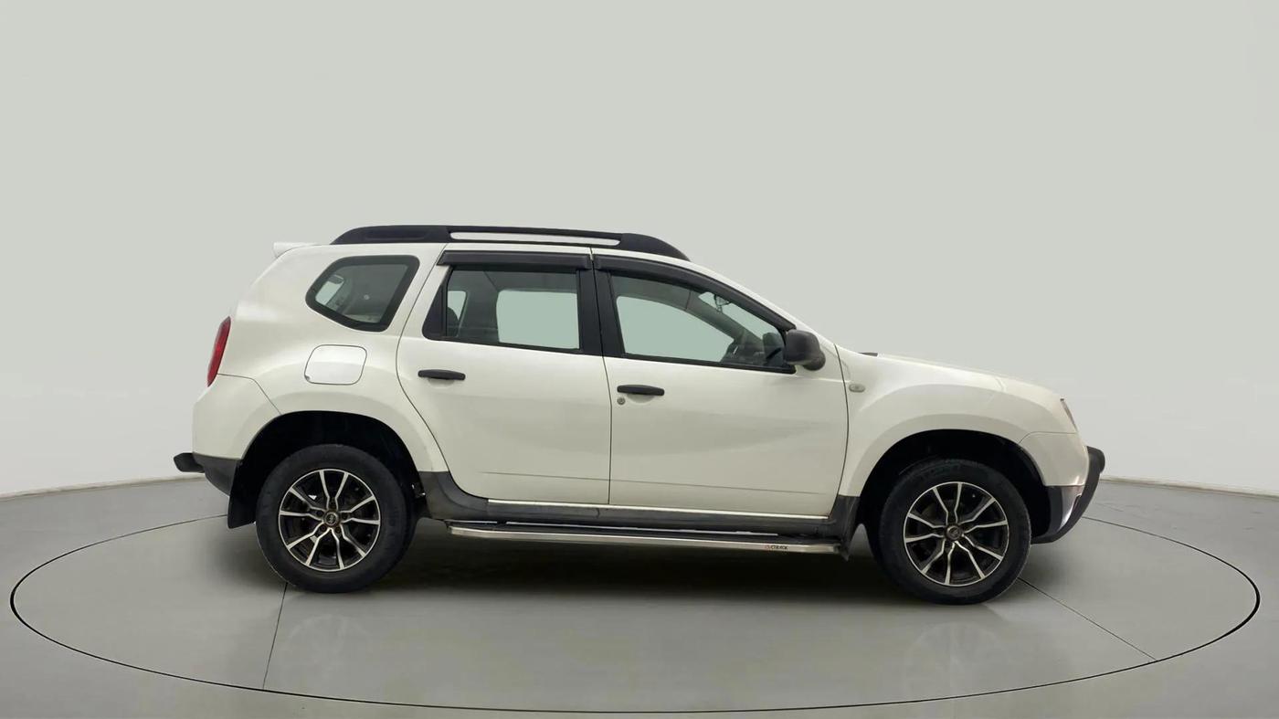2014 Renault Duster 85 PS RXE DIESEL ADVENTURE, Diesel, Manual, 73,844 km, Right Side View