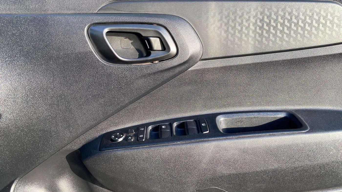 2023 Hyundai EXTER SX(O) CONNECT 1.2 AMT, Petrol, Automatic, 9,510 km, Driver Side Door Panels Control