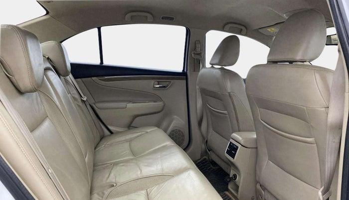 2018 Maruti Ciaz ALPHA 1.5 SHVS PETROL, Petrol, Manual, 68,375 km, Right Side Rear Door Cabin