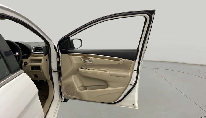 2018 Maruti Ciaz ALPHA 1.5 SHVS PETROL, Petrol, Manual, 68,375 km, RHS Front Door