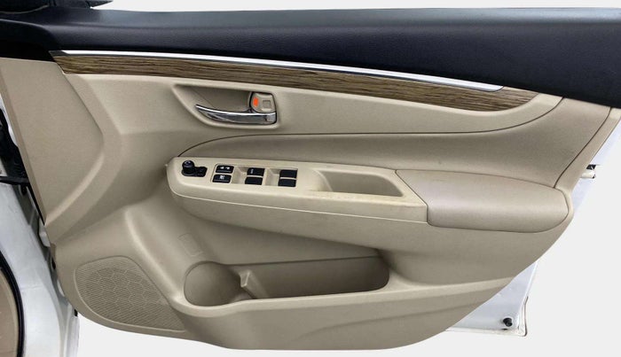 2018 Maruti Ciaz ALPHA 1.5 SHVS PETROL, Petrol, Manual, 68,375 km, Driver Side Door Panels Control