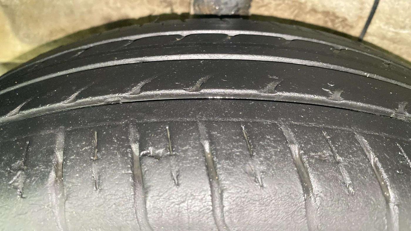 2021 Hyundai GRAND I10 NIOS ASTA AMT 1.2 KAPPA VTVT, Petrol, Automatic, 27,410 km, Right Rear Tyre Tread