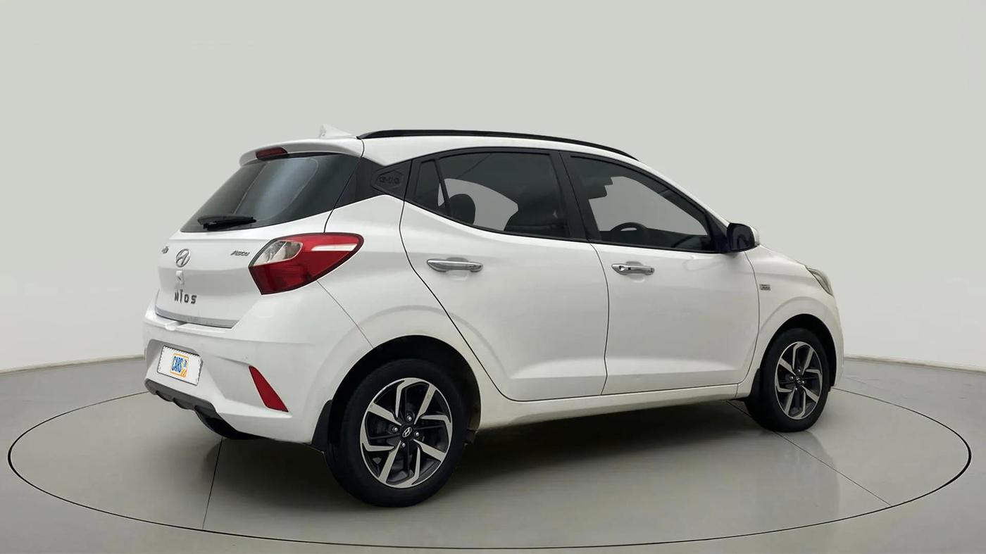 2021 Hyundai GRAND I10 NIOS ASTA AMT 1.2 KAPPA VTVT, Petrol, Automatic, 27,410 km, Right Back Diagonal