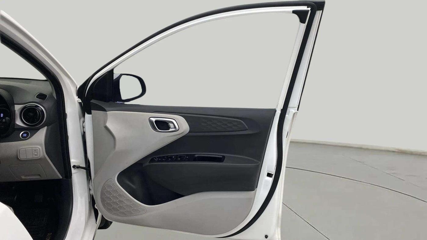 2021 Hyundai GRAND I10 NIOS ASTA AMT 1.2 KAPPA VTVT, Petrol, Automatic, 27,410 km, Right Front Wheel