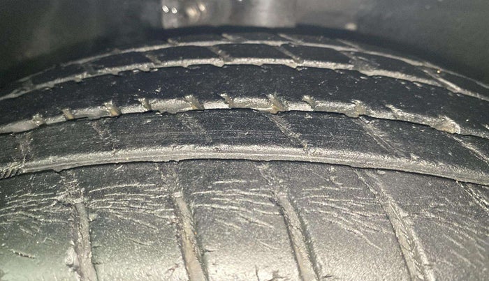 2015 Maruti Celerio VXI, Petrol, Manual, 41,809 km, Right Front Tyre Tread