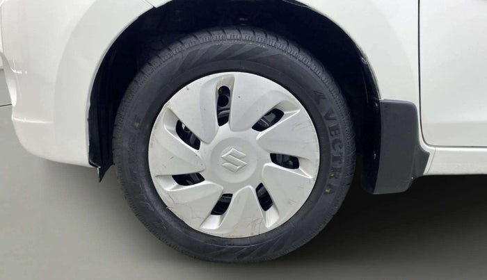 2015 Maruti Celerio VXI, Petrol, Manual, 41,809 km, Left front tyre - Minor crack