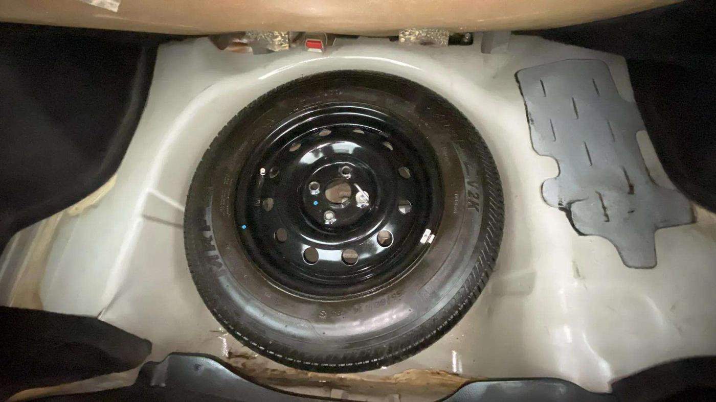 2013 Maruti Swift Dzire VXI, Petrol, Manual, 65,005 km, Spare Tyre
